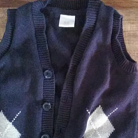 Clothing - Picture 6 of 6